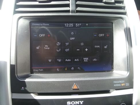 Used 2014 Ford Edge Limited w/ Equipment Group 302A AWD/4WD image 26