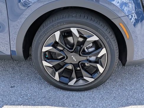 Used 2025 Kia Sorento SX FWD image 10