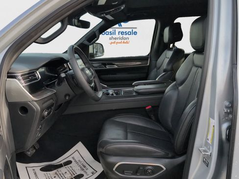 Used 2022 Jeep Wagoneer Series III w/ Premium Group I image 10