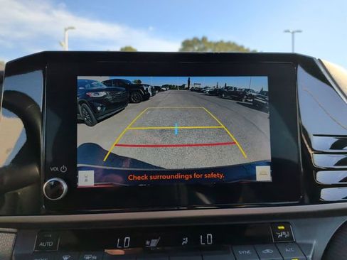 Used 2025 Toyota Camry SE FWD image 21