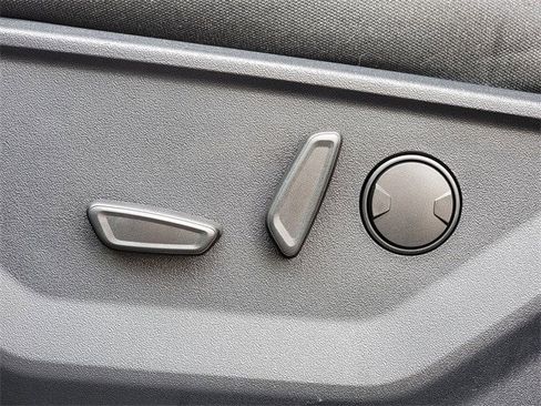 Certified 2022 Ford F150 XLT w/ Equipment Group 302A High image 5