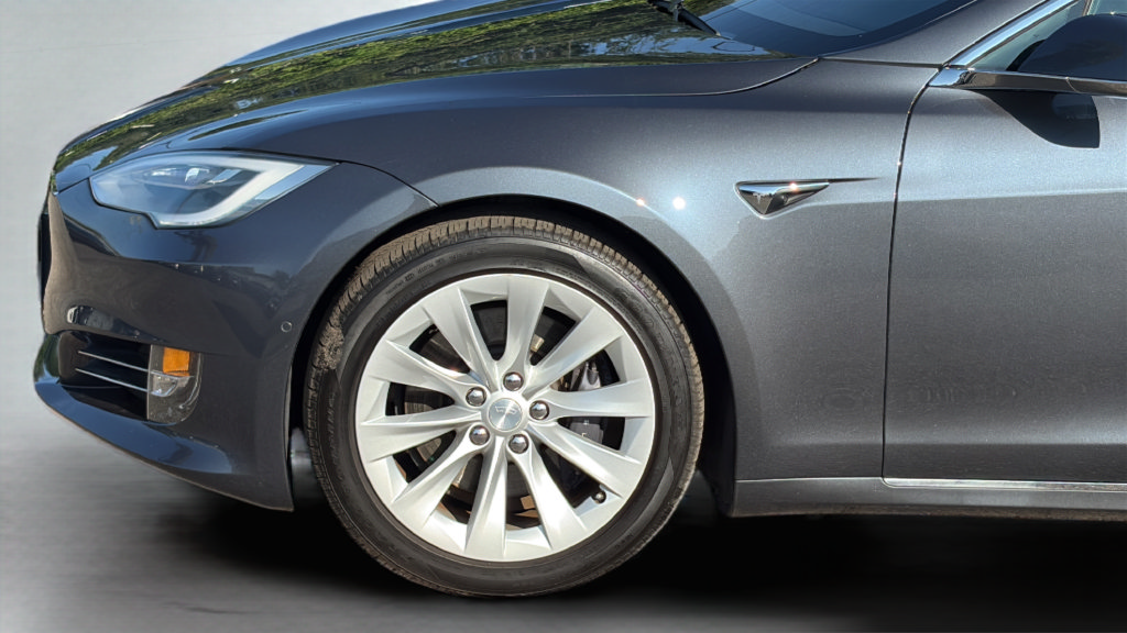 Used 2018 Tesla Model S 100D AWD/4WD image 26