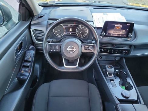 Used 2024 Nissan Rogue S image 11