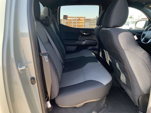 Used 2023 Toyota Tacoma TRD Sport AWD/4WD image 32