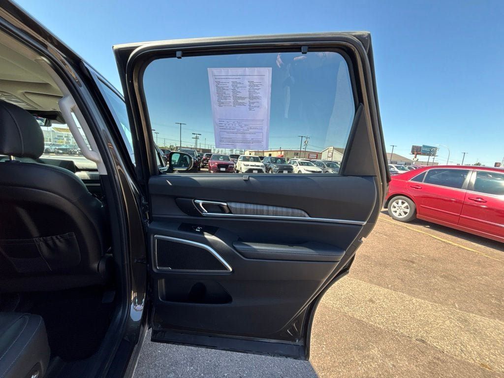 Used 2024 Kia Telluride EX w/ EX Captain's Chair Package AWD/4WD image 36