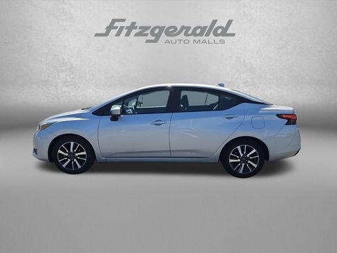 Used 2025 Nissan Versa SV FWD image 5