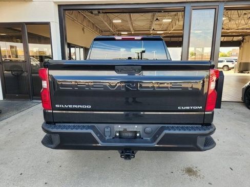 Used 2023 Chevrolet Silverado 1500 Custom image 5