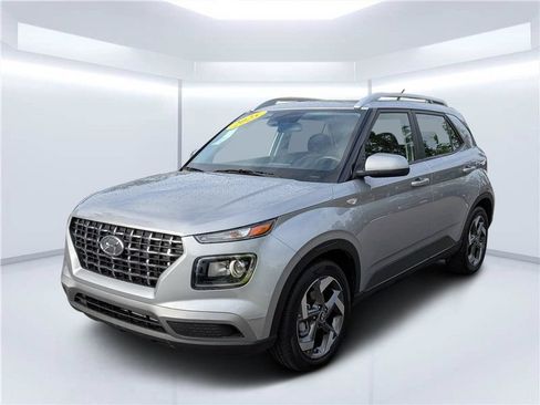 Certified 2025 Hyundai Venue SEL FWD image 8