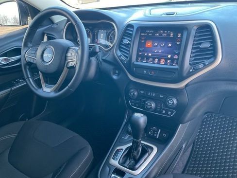 Used 2016 Jeep Cherokee Latitude w/ Comfort/Convenience Group image 27