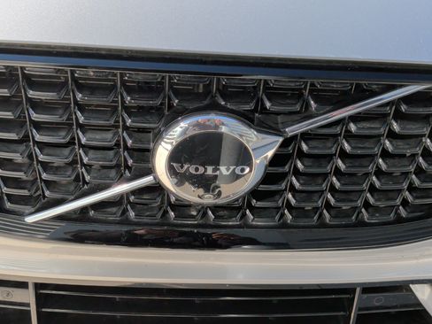 Used 2025 Volvo XC60 B5 Plus image 12