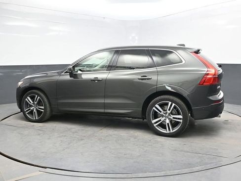 Used 2019 Volvo XC60 T6 Momentum w/ Multimedia Package AWD/4WD image 4