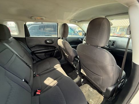 Used 2018 Jeep Compass Sport FWD image 28