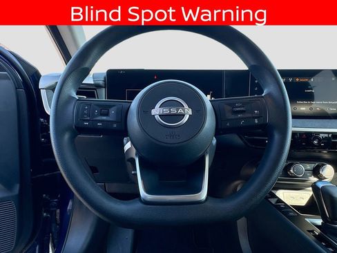 Used 2025 Nissan Kicks SV image 8