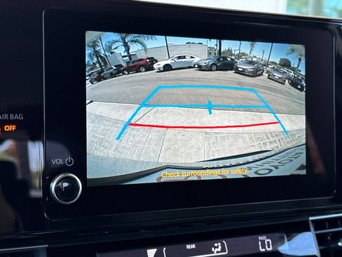 Certified 2026 Toyota Sienna LE FWD image 26