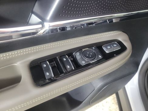 Certified 2025 Lincoln Corsair FWD image 19