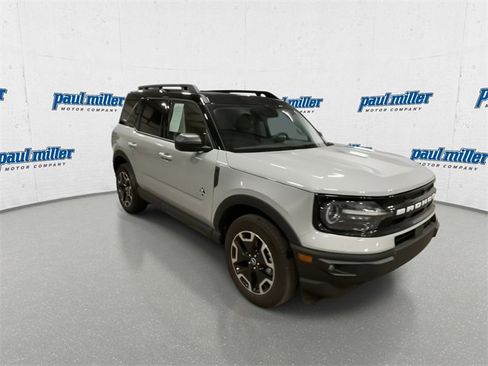 Used 2023 Ford Bronco Sport Outer Banks w/ Tech Package image 2