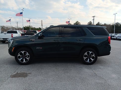 Used 2025 GMC Yukon AT4 w/ AT4 Premium Package image 3