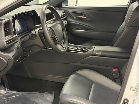 Used 2025 Toyota Crown Signia image 28