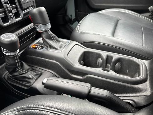 Used 2023 Jeep Wrangler Unlimited Sahara AWD/4WD image 29