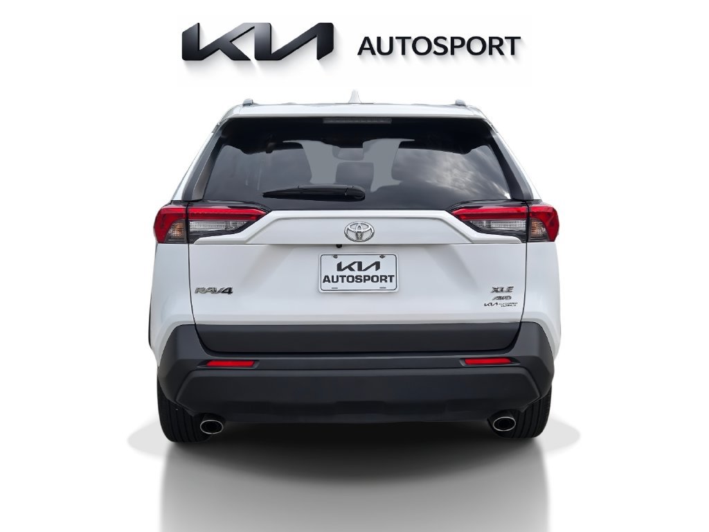 Used 2025 Toyota RAV4 XLE AWD/4WD image 9