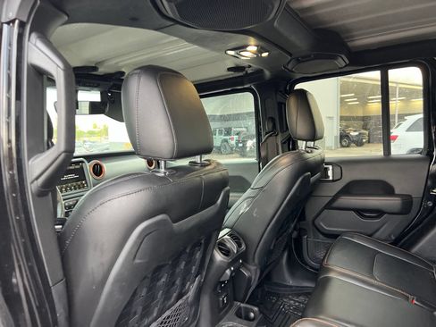 Used 2021 Jeep Gladiator Mojave AWD/4WD image 17