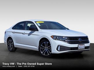 Used 2024 Volkswagen Jetta Sport image 1