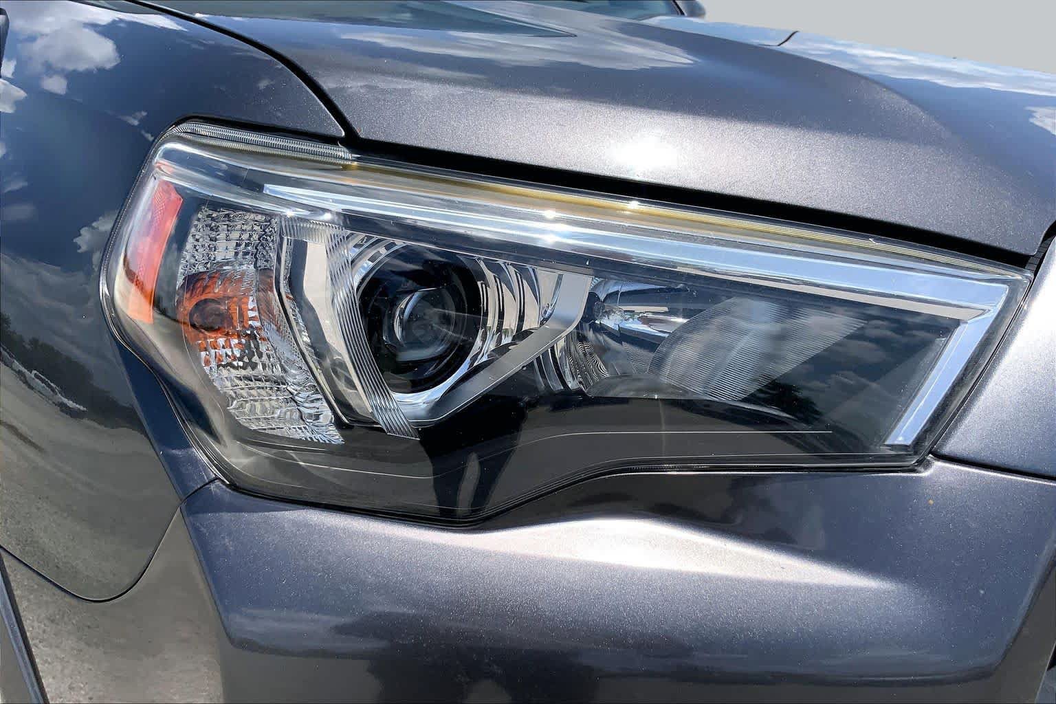 Used 2021 Toyota 4Runner Limited AWD/4WD image 53