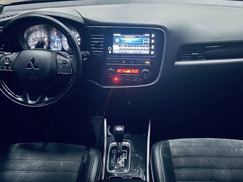 Used 2019 Mitsubishi Outlander LE FWD image 26