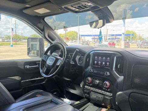 Used 2020 GMC Sierra 2500 AT4 w/ AT4 Premium Package AWD/4WD image 12