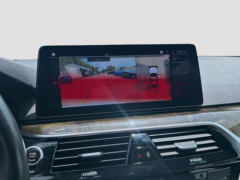 Used 2021 BMW 530i w/ Premium Package RWD image 12