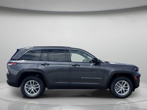 New 2025 Jeep Grand Cherokee Laredo X w/ Luxury Tech Group I image 5