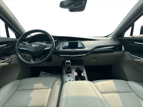 Certified 2023 Cadillac XT4 Premium Luxury AWD/4WD image 14