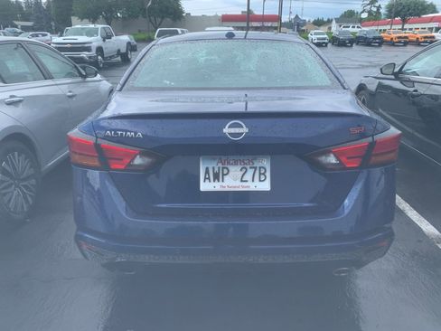 Used 2024 Nissan Altima 2.5 SR FWD image 3