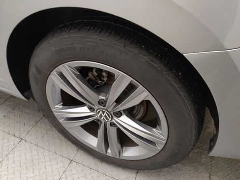 Used 2024 Volkswagen Jetta SE FWD image 31