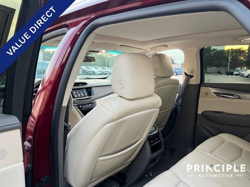 Used 2018 Cadillac XT5 Luxury w/ Driver Awareness Package FWD image 23