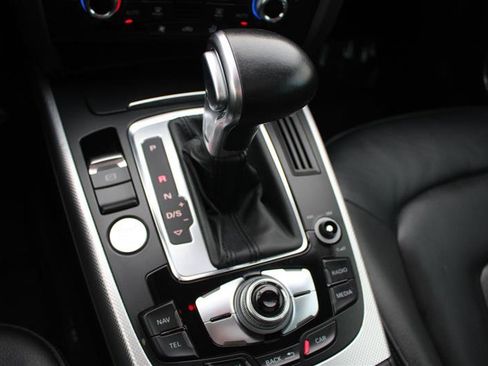 Used 2016 Audi A4 2.0T Premium Plus w/ Technology Package image 19