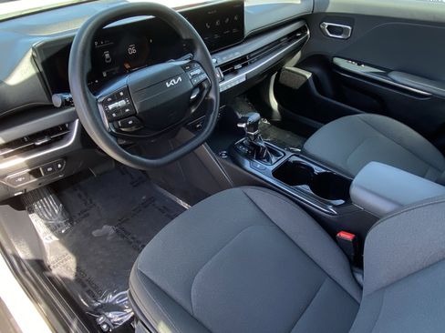 Used 2025 Kia K4 FWD image 25
