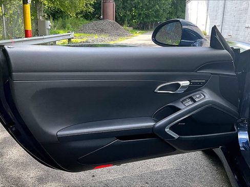 Certified 2015 Porsche 911 Carrera S RWD image 27