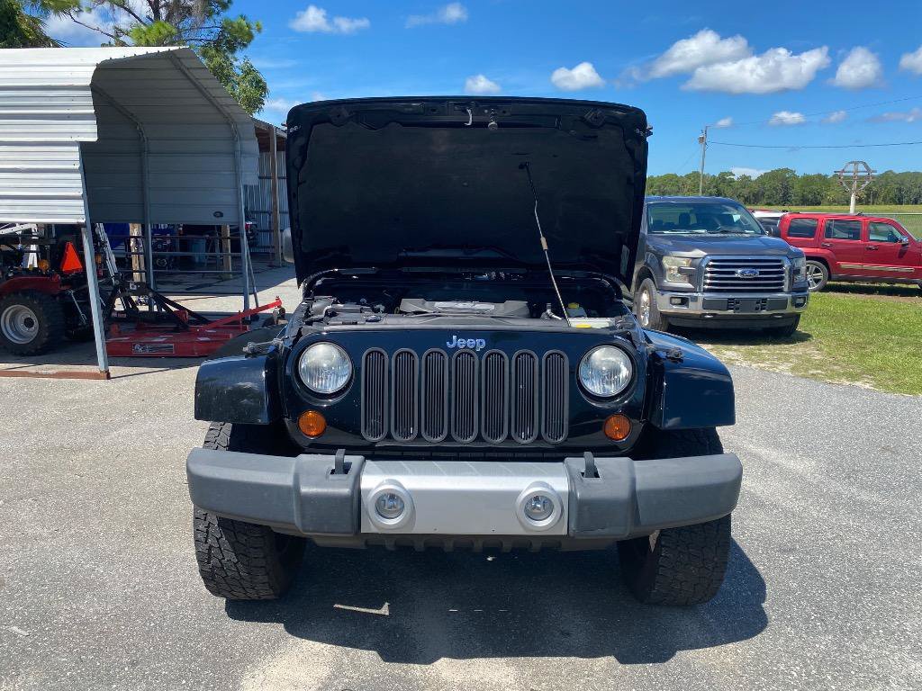 Used 2012 Jeep Wrangler Unlimited Sahara w/ Connectivity Group AWD/4WD image 23