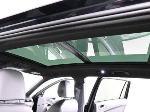 Used 2024 Volkswagen Tiguan SEL R-Line image 5