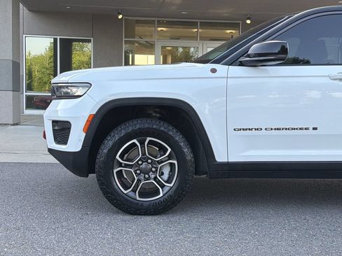 Used 2022 Jeep Grand Cherokee Trailhawk w/ ADV Protech Group II AWD/4WD image 15