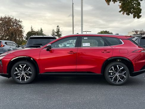 New 2025 Toyota Crown Signia image 6