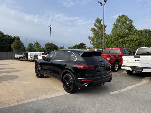 Used 2016 Porsche Cayenne AWD/4WD image 4