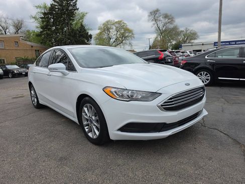 Used 2017 Ford Fusion SE FWD image 5