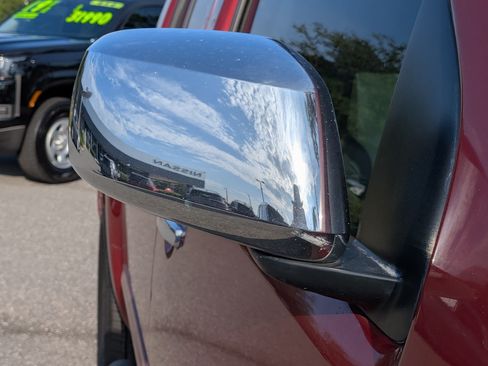 Used 2019 Nissan Frontier SL RWD image 11