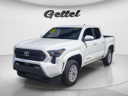 Used 2024 Toyota Tacoma SR5 w/ SR5 Upgrade Package AWD/4WD image 2