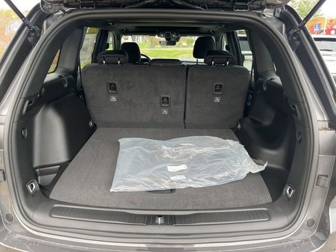 New 2025 Jeep Grand Cherokee Laredo X image 14