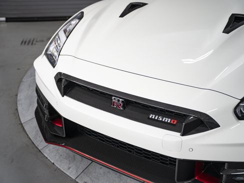 Used 2024 Nissan GT-R NISMO w/ Floor Mat Package AWD/4WD image 28