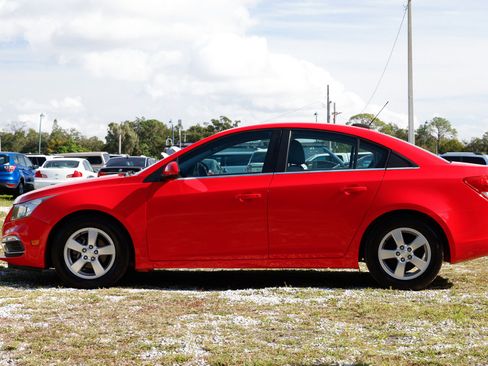 Used 2016 Chevrolet Cruze LT image 3