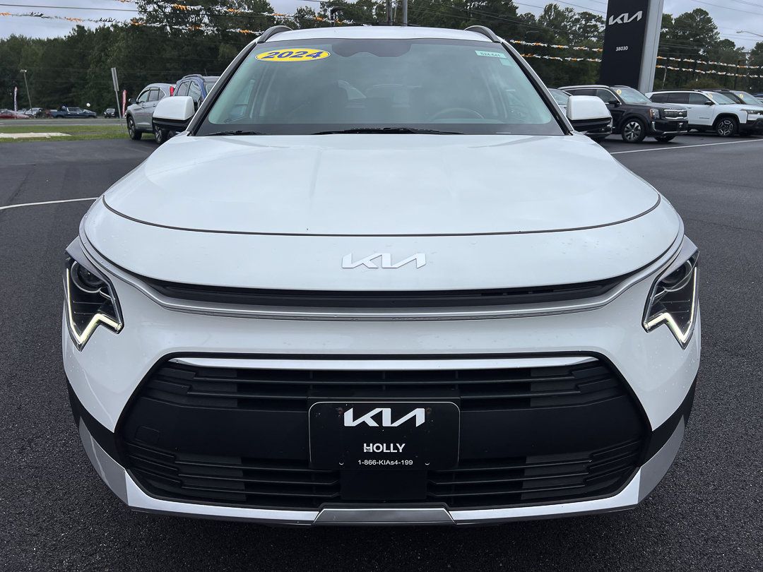 Used 2024 Kia Niro EX w/ EX Cold Weather Package FWD image 13